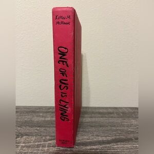 One of Us Is Lying By Karen M. Mcmanus